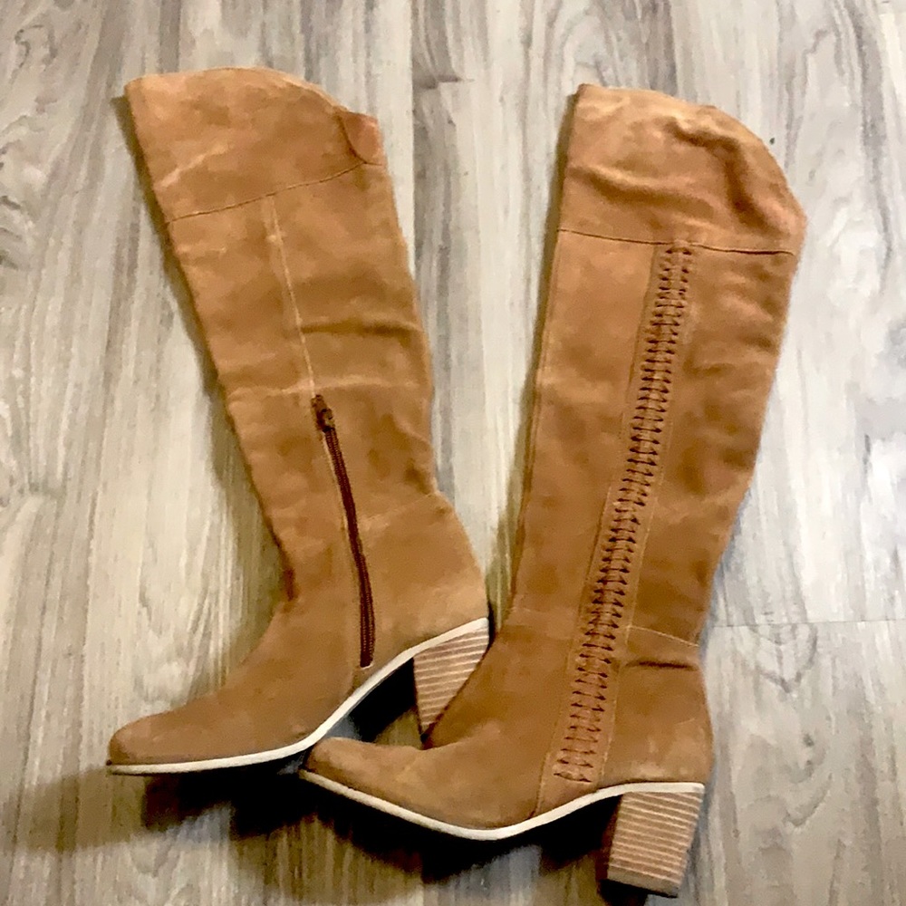 Suede boots